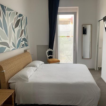 B&B Previsto Sole Чивитанова Марке Екстериор снимка